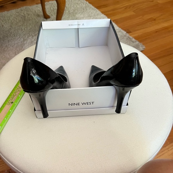 Nine West - Black Patent Leather -Size 7.5 - Picture 7 of 9